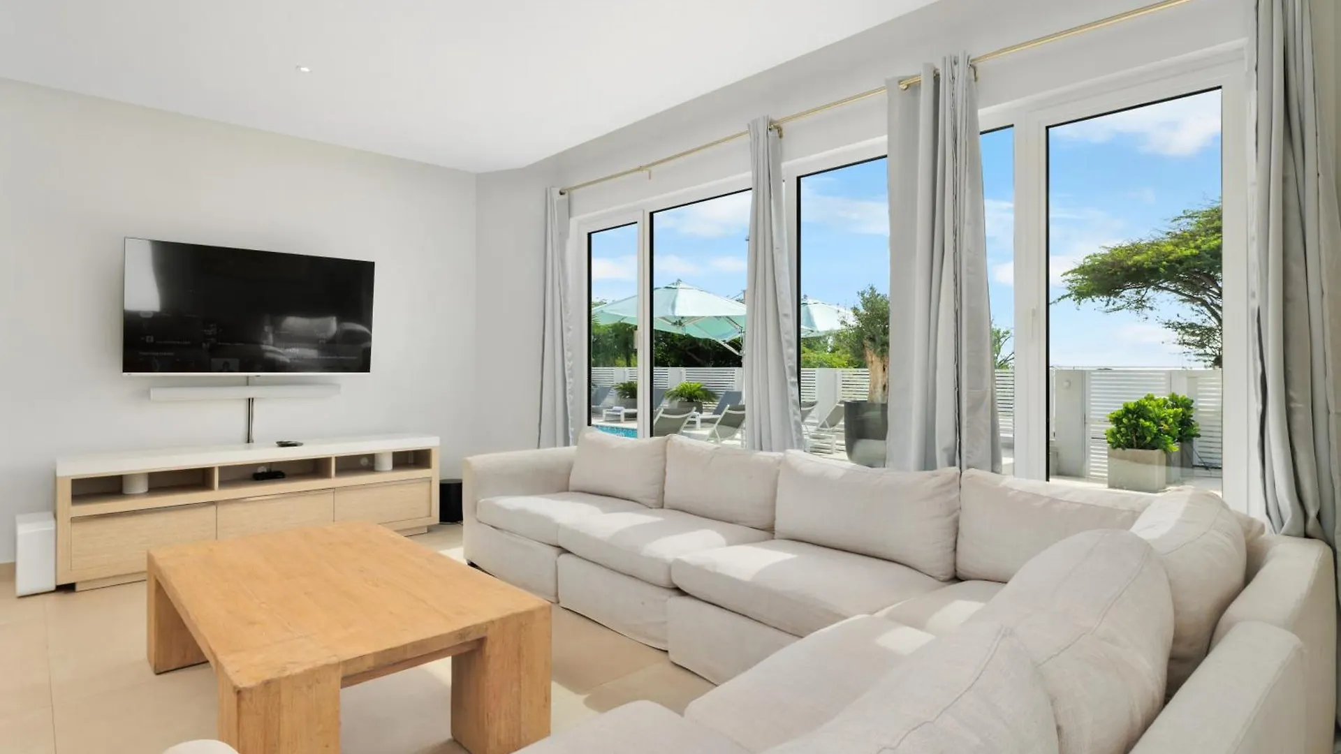 Lux 10Br 10Ba Pool Beach Front Villa Playa By Bocobay Oranjestad 0*,
