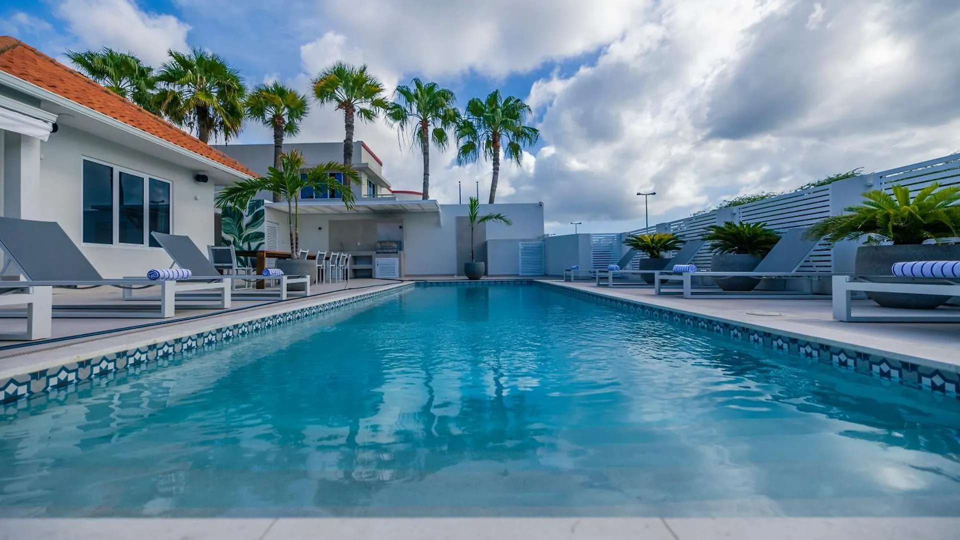 Lux 10Br 10Ba Pool Beach Front Villa Playa By Bocobay Oranjestad